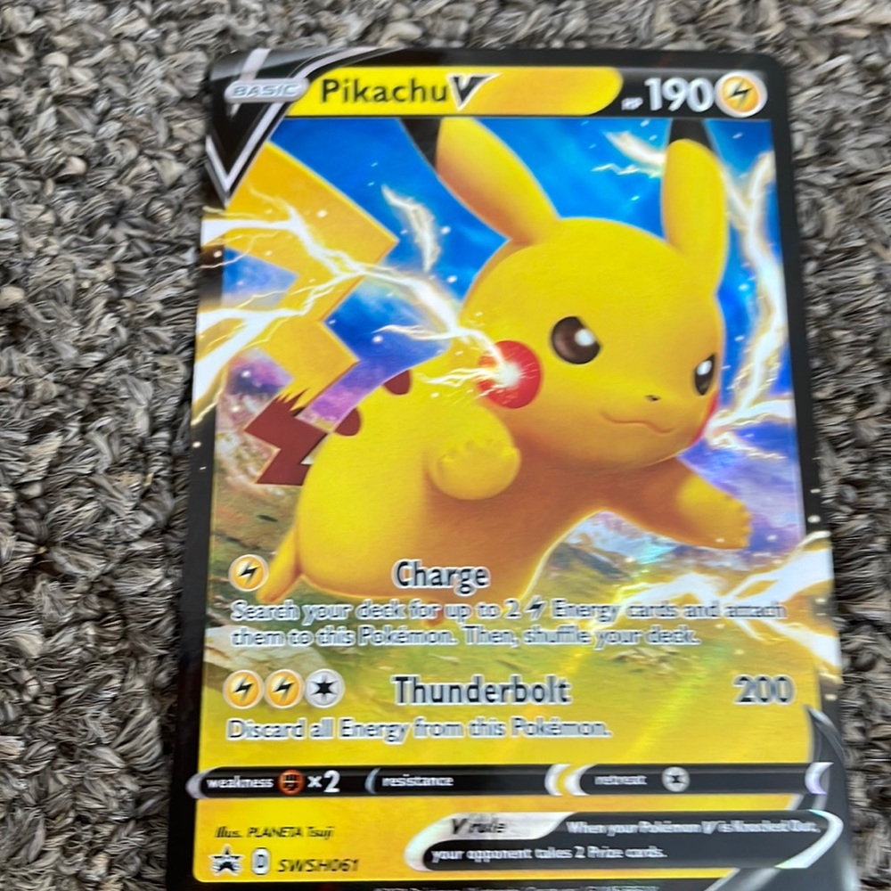 Pikachu v hp 190